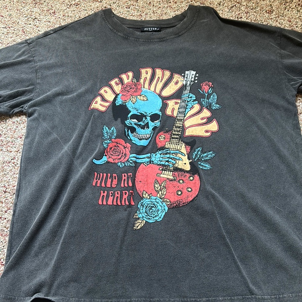 Apricot Lane graphic tee